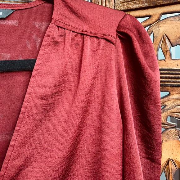 Express deep V red blouse - Picture 4 of 9